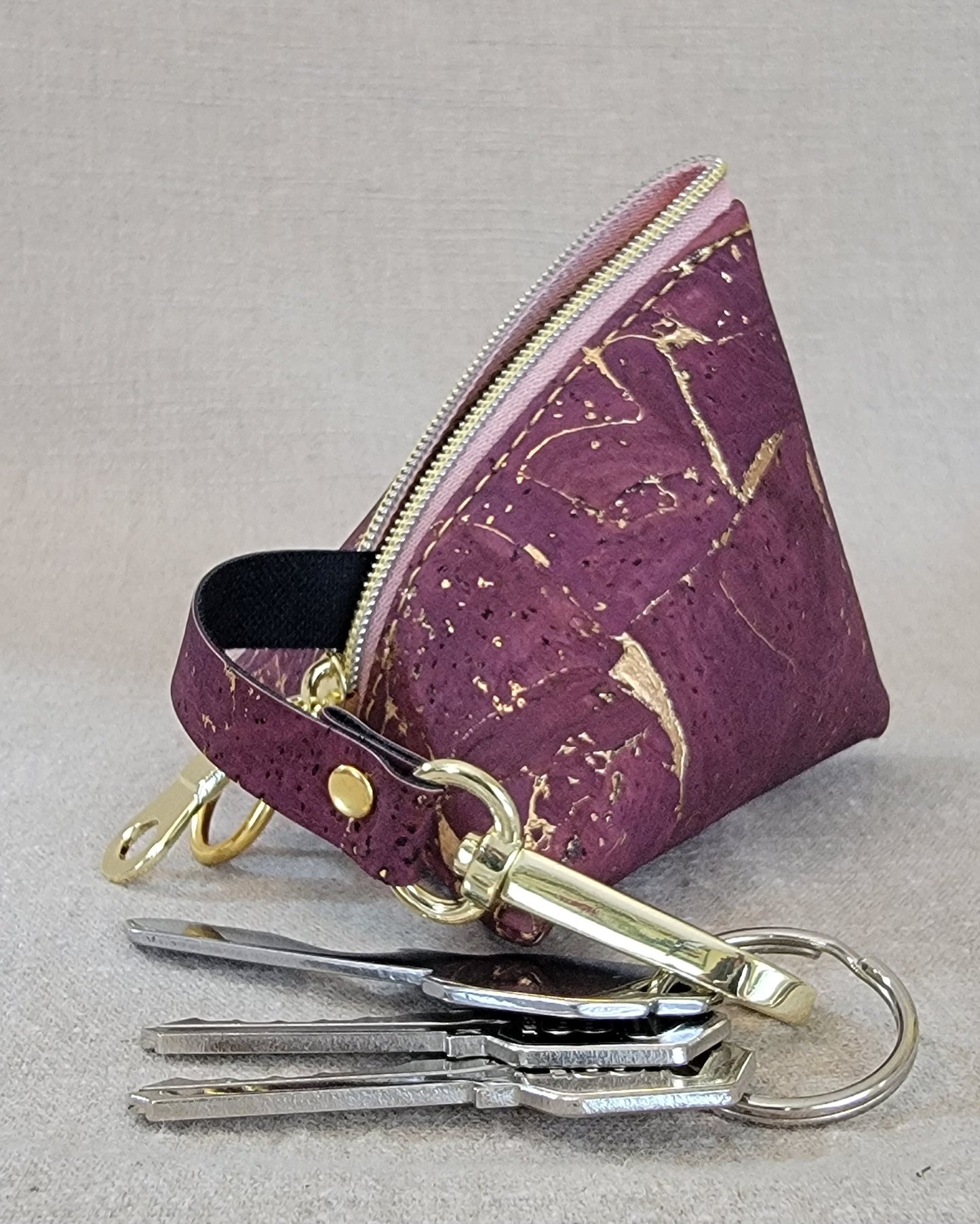 Pyramid Cork Key Keeper - Wine/Gold