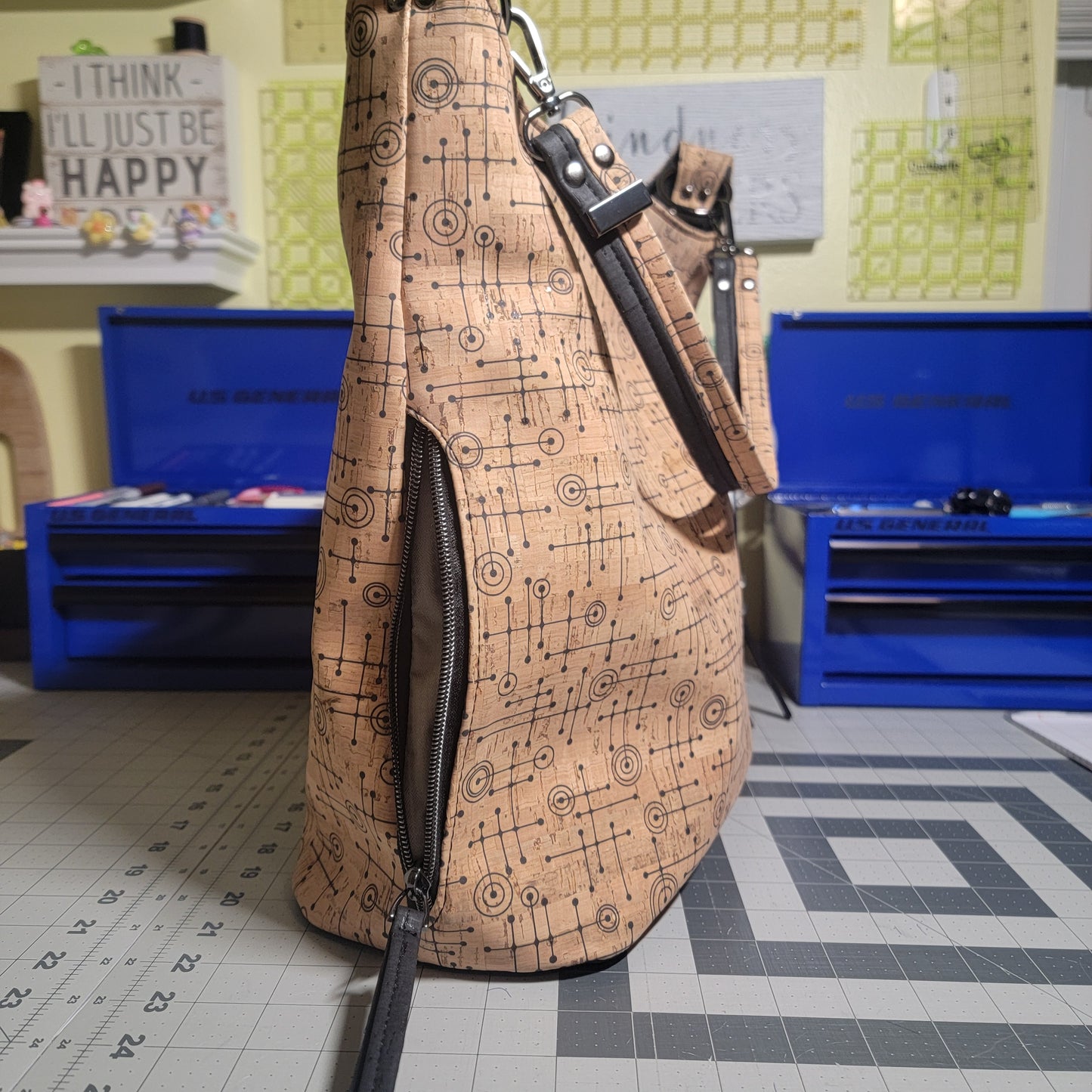 Simplistic Slouch Shoulder Bag - Fifties Abstract