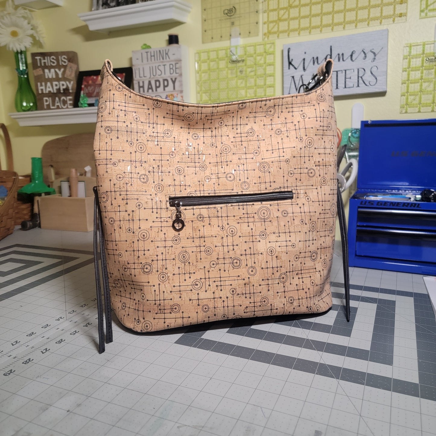 Simplistic Slouch Shoulder Bag - Fifties Abstract